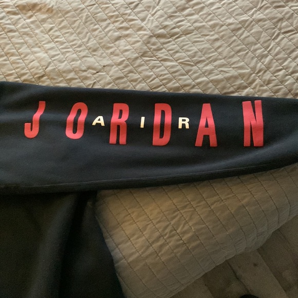 Jordan Sweater - Picture 5 of 5